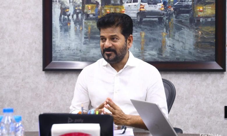 ऑनलाइन बेटिंग ऐप की एसआईटी जाँच बैठक की तस्वीर