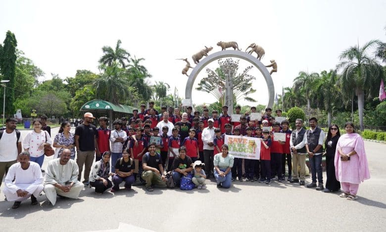 मेंढक संरक्षण पर सत्र में छात्र और विशेषज्ञ शामिल