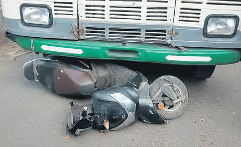 सड़क सुरक्षा पर सवाल, बढ़ती सड़क दुर्घटनाएं