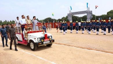 परेड ग्राउंड में 2 जून को तेलंगाना राज्य स्थापना दिवस के उपलक्ष्य में होने वाली परेड का अभ्यास आज हुआ।अवसर पर राजस्व प्रधान सचिव नवीन मित्तल, संस्कृति विभाग के निदेशक ममीदी हरिकृष्णा, जीएसएमसी आयुक्त आर.वी.कर्णन, हैदराबाद जिला कलेक्टर अनुदीप दुरीशेट्टी, वरिष्ठ आईपीएस अधिकारी एम.महेश भागवत तथा संजय कुमार जैन सहित पुलिस व विभिन्न विभागों के वरिष्ठ अधिकारियों ने भाग लिया। 