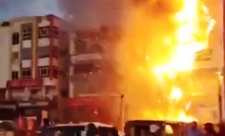 चंदानगर सेंट्रो शोरूम में आग लगी