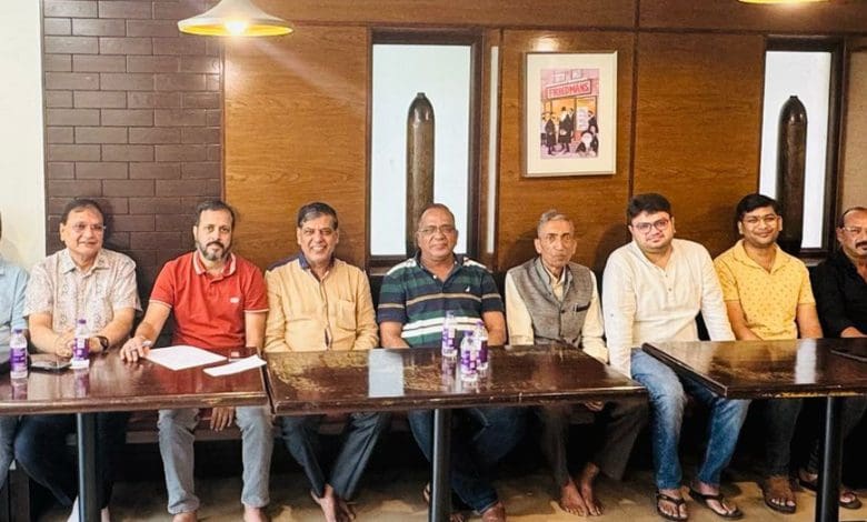 अग्रवाल समाज सनतनगर शाखा चुनाव में नवनिर्वाचित पदाधिकारी