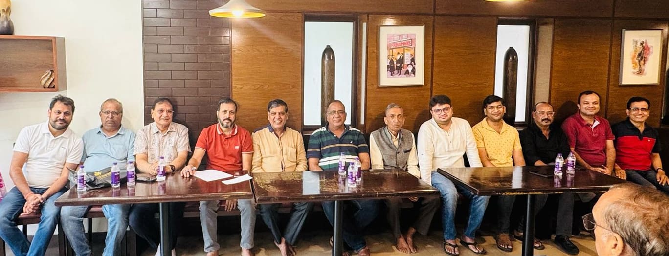 अग्रवाल समाज सनतनगर शाखा चुनाव में नवनिर्वाचित पदाधिकारी