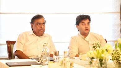 सिंधिया की अंबानी, बिड़ला और टाटा संग निवेश बैठक की तस्वीर