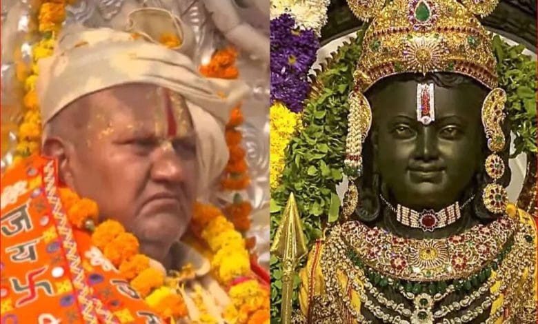 अयोध्या में रामलला के दर्शन के दौरान महंत प्रेमदास की शोभायात्रा