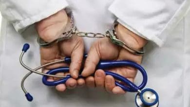 नलगोंडा में नियमों का उल्लंघन कर क्लीनिक चलाने पर कार्रवाई