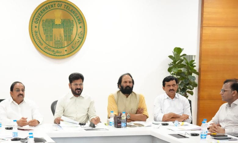 राज्य में मानसून 15 दिन पहले आने से धान खरीदी तेज़ हुई - मुख्यमंत्री ए. रेवंत रेड्डी।