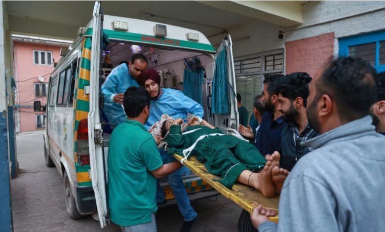 पाकिस्तानी सेना की गोलाबारी से 13 मौतें, भारत ने जवाब दिया।