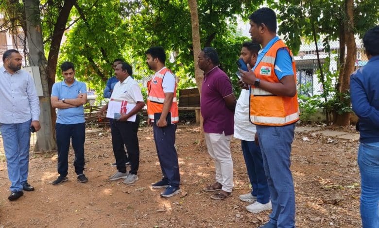 जीएचएमसी आयुक्त आर.वी. कर्णन का सफाई निरीक्षण
