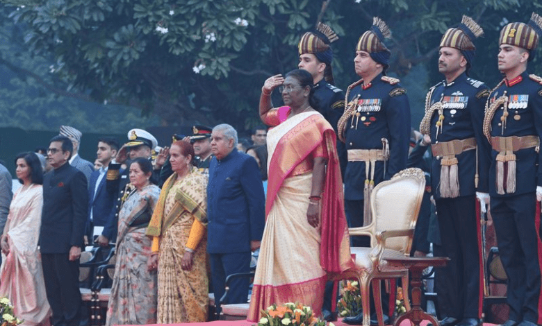 सैन्य परंपरा का यह समारोह हर शनिवार आयोजित होता है