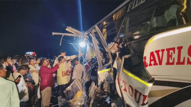 विकाराबाद में शादी से लौट रही बस हादसे का शिकार