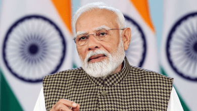 सिक्किम दौरे के लिए तैयार पीएम मोदी का विमान और खराब मौसम का दृश्य