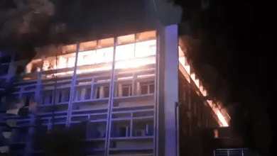 पैटनी सेंटर में एसबीआई बैंक शाखा में लगी आग और फायर ब्रिगेड की कार्रवाई