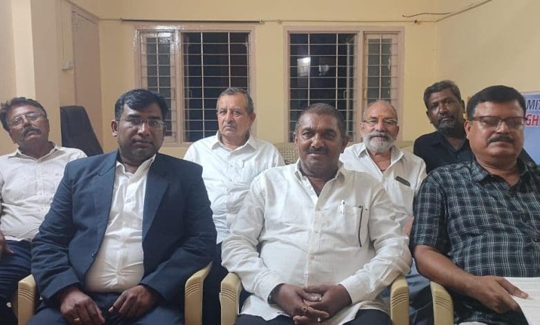 जन सेवा संघ की केंद्रीय समिति की बैठक का दृश्य