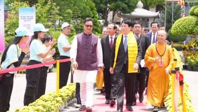 वियतनाम में वेसाक दिवस 2025 के अवसर पर प्रदर्शित बुद्ध के पवित्र अवशेष