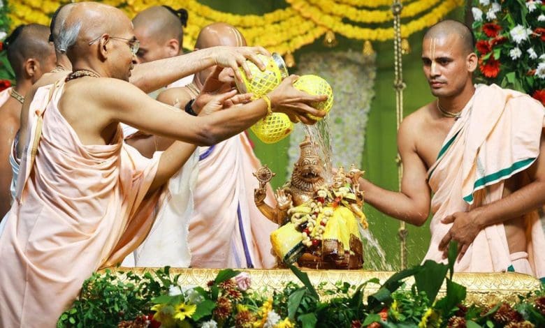 हरे कृष्णा स्वर्ण मंदिर में श्री नरसिंह जयंती महोत्सव
