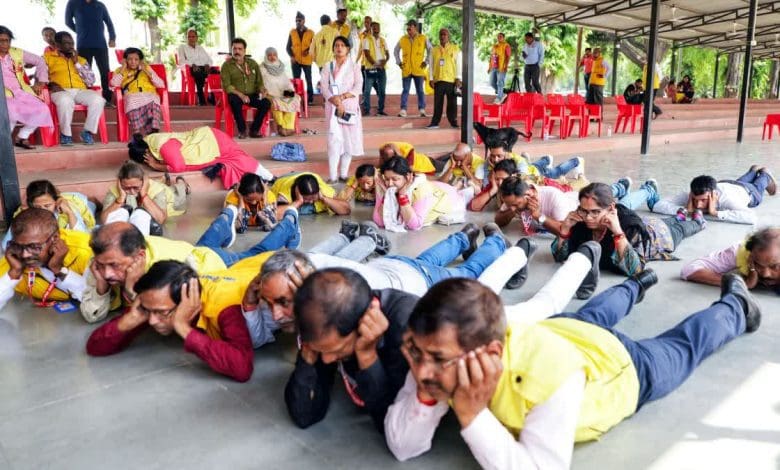 हैदराबाद में मॉक ड्रिल के दौरान सुरक्षा एजेंसियों द्वारा किया गया अभ्यास