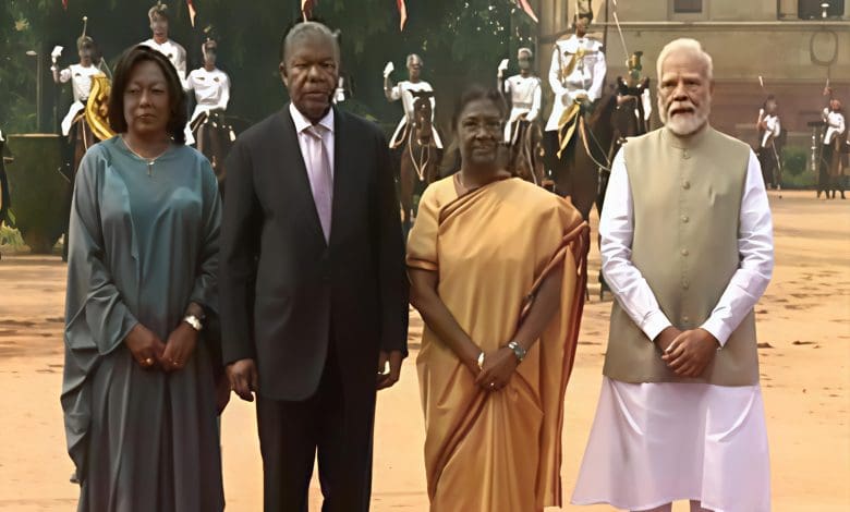 राष्ट्रपति भवन में अंगोला के राष्ट्रपति का स्वागत समारोह