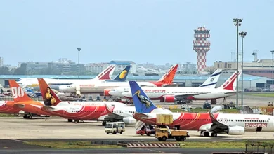 भारत-पाक तनाव के कारण हवाई अड्डों पर रद्द हुई उड़ानों की तस्वीर