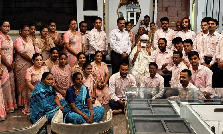 नवकार महामंत्र से कार्यस्थल में शांति और सफलता पाने के उपाय।