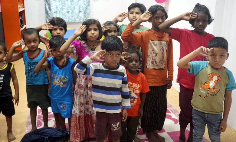 औद्योगिक श्रमिक महिलाओं के लिए मुफ्त डे केयर सुविधा