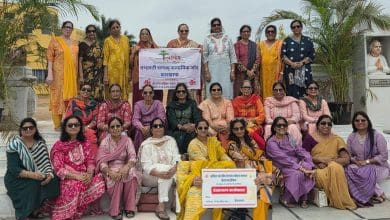 प्रभावती और शांति जोन की भक्तामर मंदिर में सामायिक