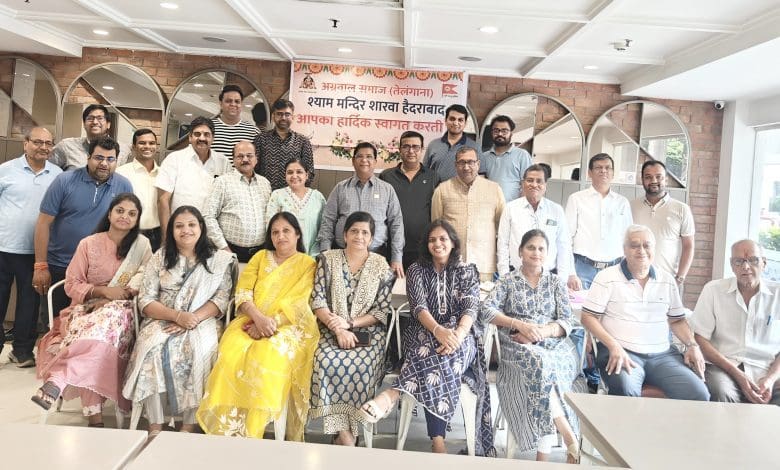 अग्रवाल समाज की बैठक में सावन यात्रा पर चर्चा