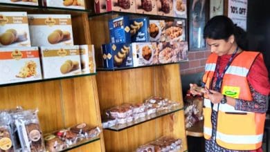 हैदराबाद में बेकरी निरीक्षण करती जीएचएमसी की टीम