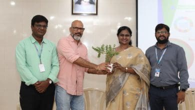 संगोष्ठी में जलवायु परिवर्तन और संचार पर चर्चा करते विशेषज्ञ