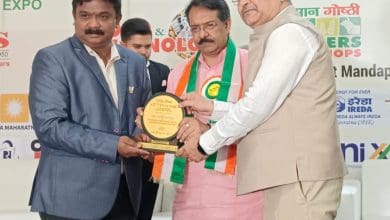 नार्म टीम को कृषि एक्सपो 2025 में पुरस्कार लेते हुए