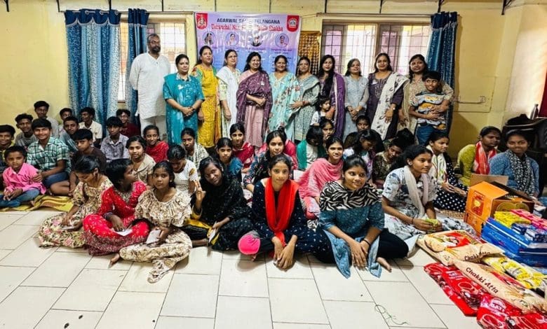 अग्रवाल समाज का सेवा कार्य: अनाथ आश्रम में अन्नदान