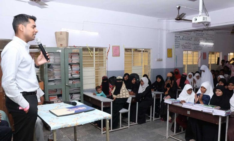 शिक्षा के माध्यम से ही समाज में पहचान और सफलता पाएं