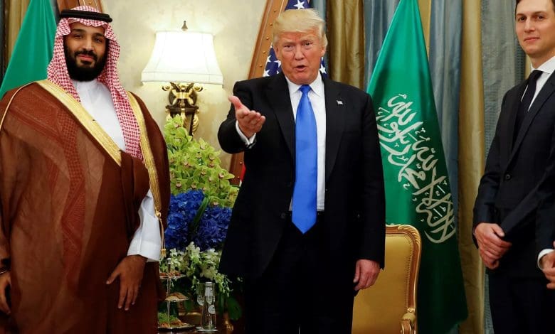 मिडिल ईस्ट में डोनल्ड ट्रंप का हथियारों का सबसे बड़ा सौदा