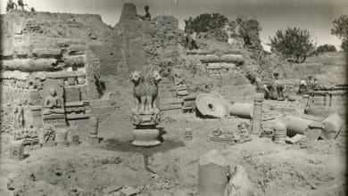 सर जॉन मार्शल द्वारा मोहनजोदाड़ो और हड़प्पा की ऐतिहासिक खोज, जिससे सिंधु घाटी सभ्यता का रहस्य उजागर हुआ।