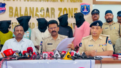 ड्रग्स तस्करी मामले में गिरफ्तार आरोपी और जब्त की गई कोकीन ड्रग्स तस्करी मामले में गिरफ्तार आरोपी और जब्त की गई कोकीन