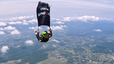 थाइलैंड में 14,000 फीट की ऊंचाई से छलांग लगाती अनामिका