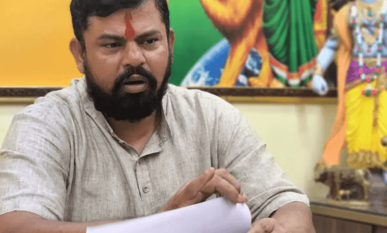 राजा सिंह गौ‑रक्षा कदम पर CM की प्रशंसा करते हुए”