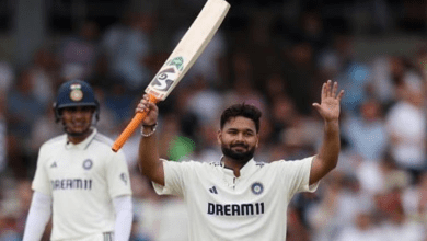 रिशभ पंत शतक जड़ते हुए Headingley टेस्ट में।