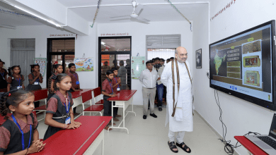 अमित शाह ने साणंद में जुवाल प्राथमिक विद्यालय और पंचायत भवन का उद्घाटन किया