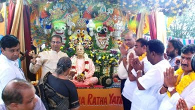 कुकटपल्ली स्थित मैसम्मा मंदिर से रथयात्रा