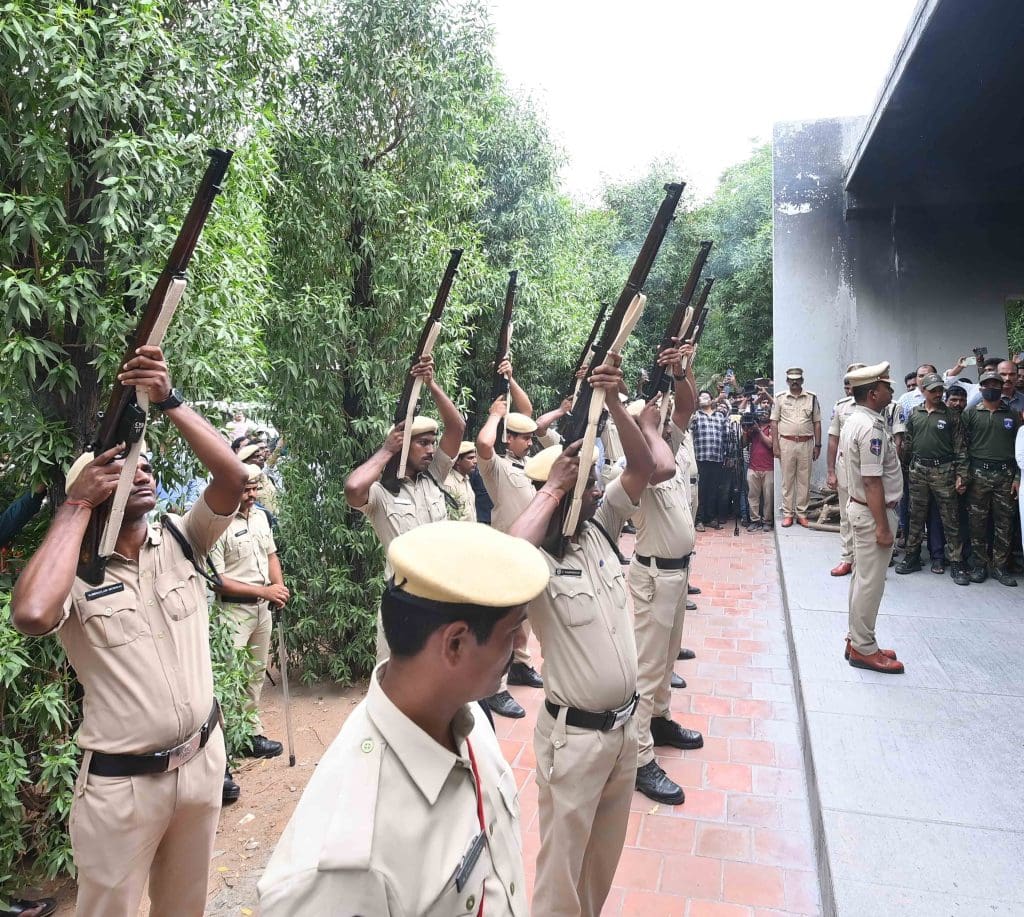 जुबली हिल्स विधायक मागंटी गोपीनाथ का कार्डियाक अरेस्ट से निधन, राजकीय सम्मान के साथ अंतिम संस्कार, राजनेताओं ने दी श्रद्धांजलि।