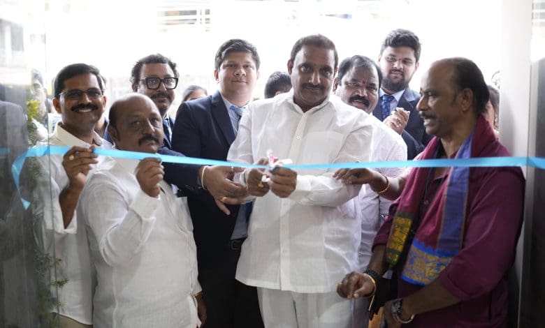 चंदानगर में नया कोचिंग सेंटर शुरू करने का दृश्य