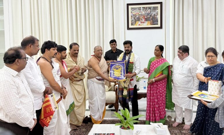 श्री उज्जैनी महाकाली बोनालू उत्सव में मुख्यमंत्री को आमंत्रण