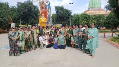 सावन की सैर में महिला समिति द्वारा तीज उत्सव का आयोजन