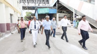 हैदराबाद स्टेशन पर महाप्रबंधक का निरीक्षण और यात्री सुविधाओं की समीक्षा