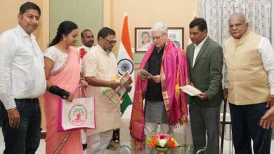 सेवा कार्यों की जानकारी हेतु राज्यपाल से भेंट