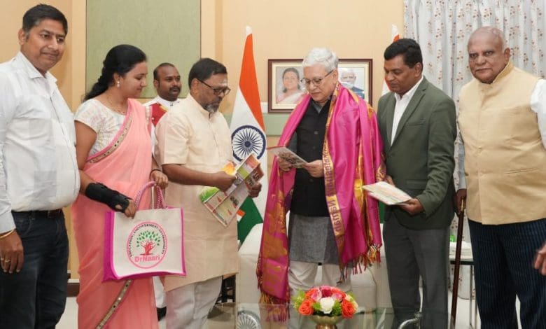 सेवा कार्यों की जानकारी हेतु राज्यपाल से भेंट