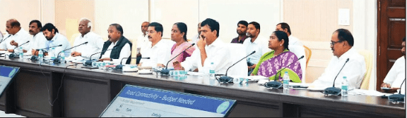 पोंगुलेटी रेड्डी ने इंदिरम्मा योजना और वरंगल प्रोजेक्ट की समीक्षा की