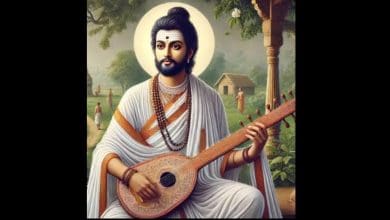 अभंग कविता का मंचीय प्रदर्शन करते युवा कवि