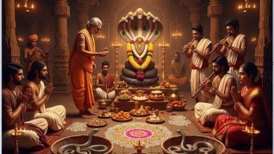 नाग पंचमी पर नाग देवता की पूजा करती महिलाएं